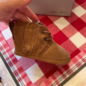 UGG 2/3 (6-12 months)
